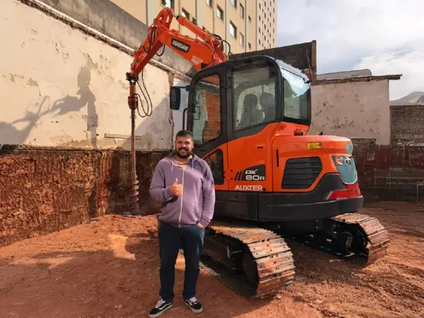 Mini Escavadeira e Mini Carregadeira Bobcat
